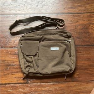 Baggallini Large Wallet Bag